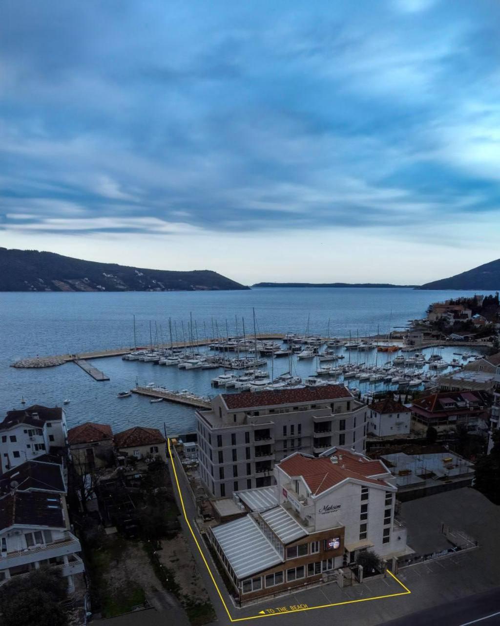 Hotel Maksim Herceg Novi Exteriér fotografie