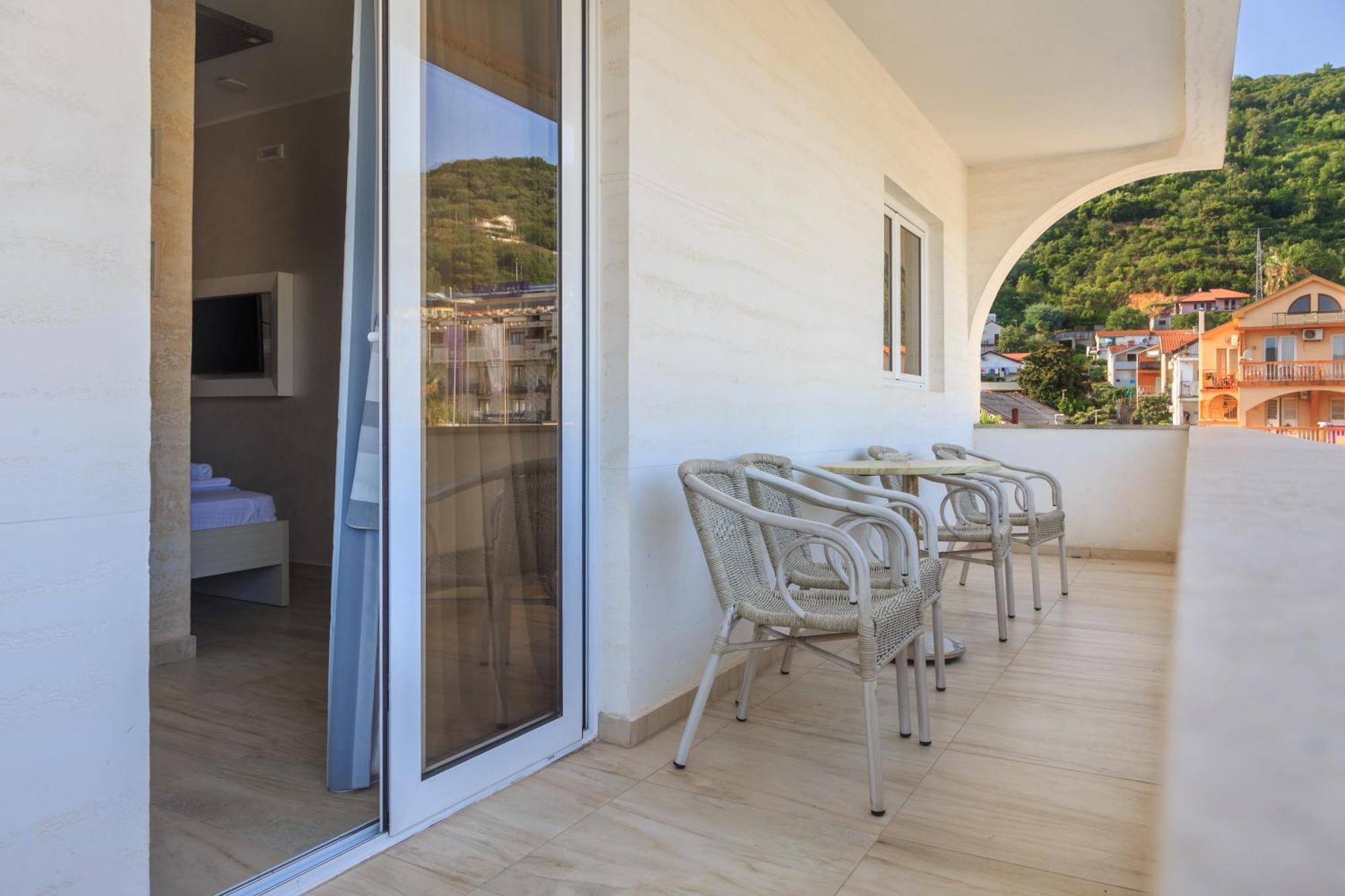 Hotel Maksim Herceg Novi Exteriér fotografie