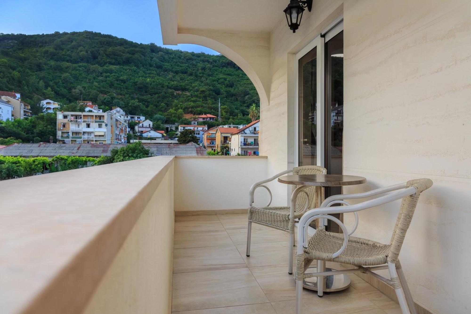 Hotel Maksim Herceg Novi Exteriér fotografie