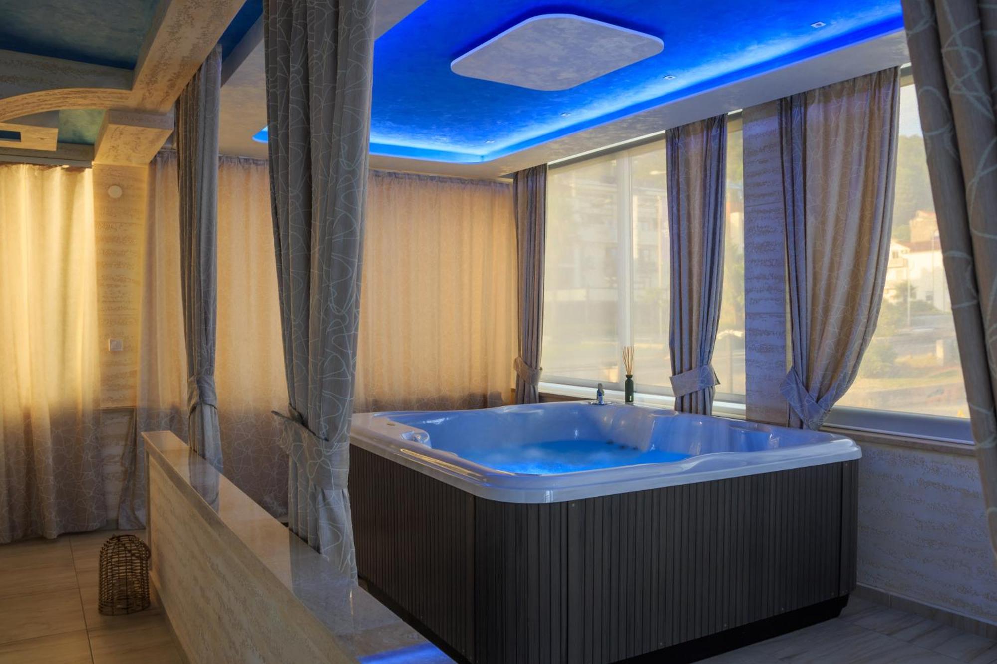 Hotel Maksim Herceg Novi Exteriér fotografie