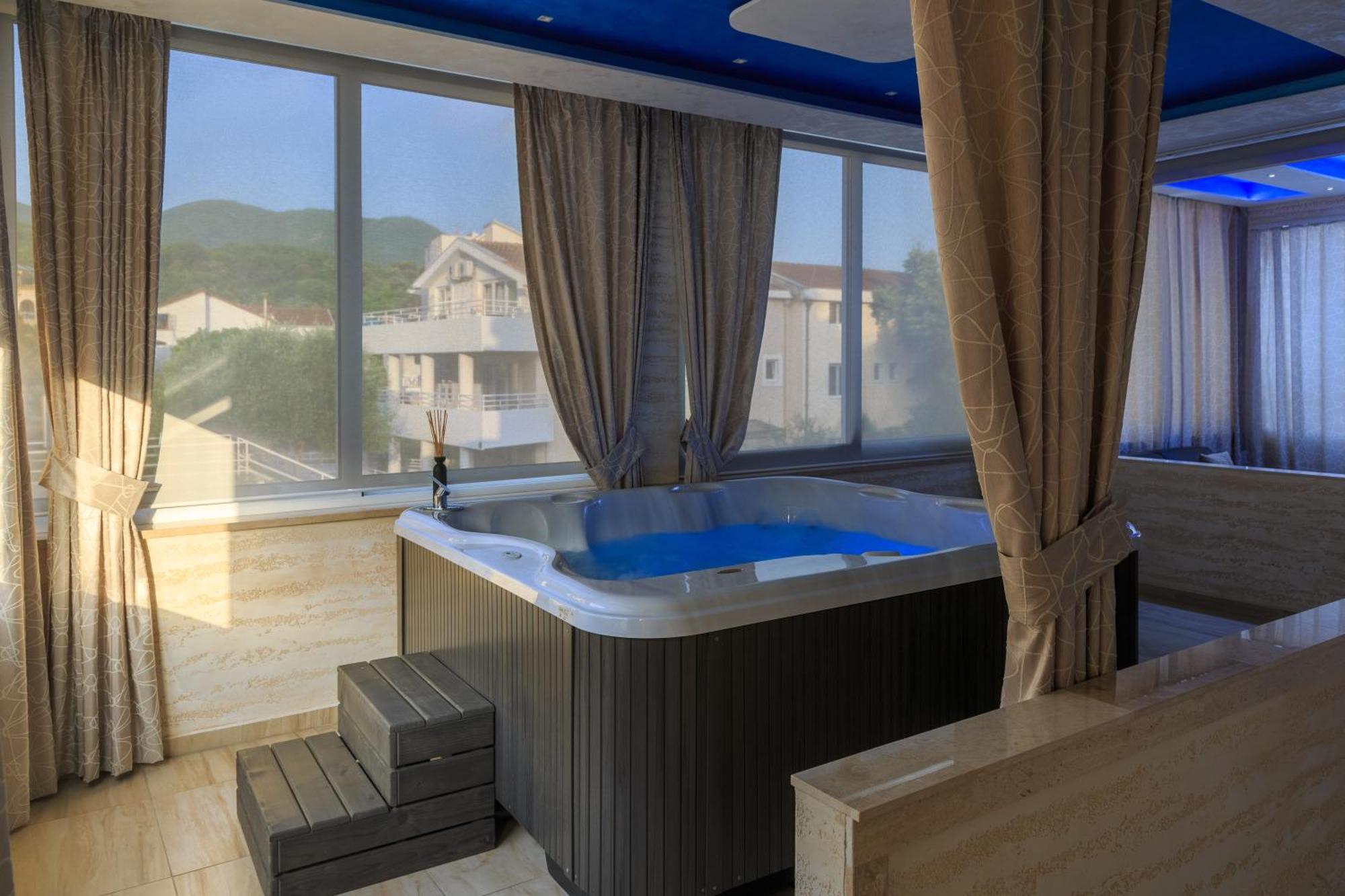 Hotel Maksim Herceg Novi Exteriér fotografie
